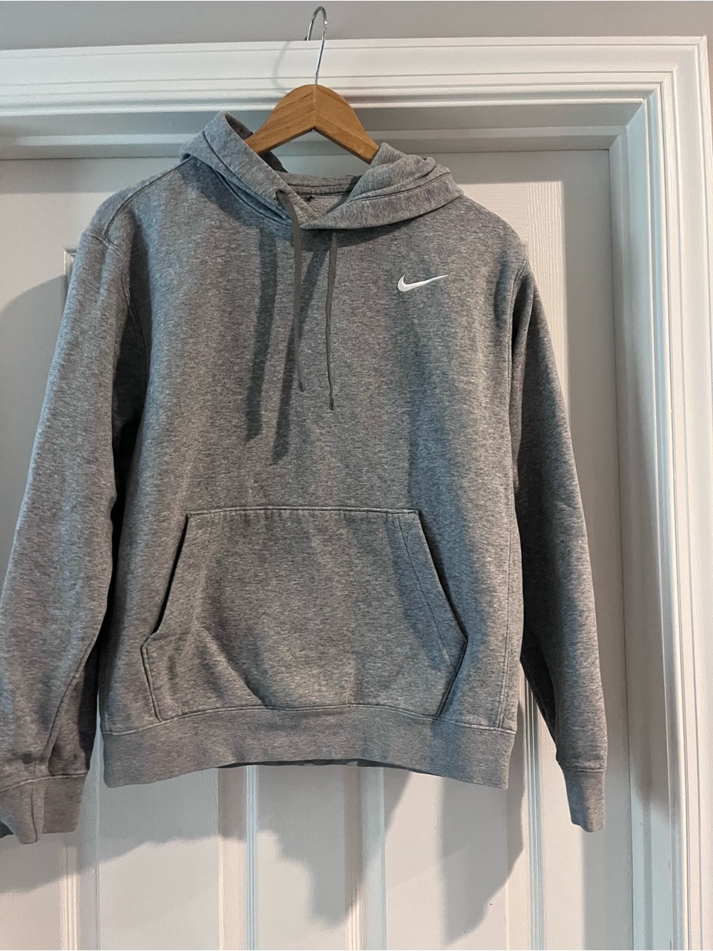 Nike Gray Men’s Pullover Hoodie with Swoosh